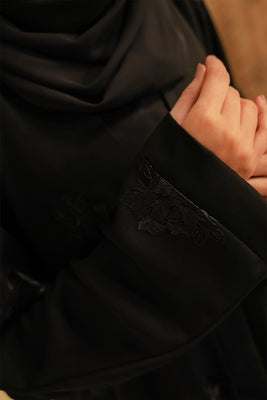 Basic Embroidered Abaya Set | Black