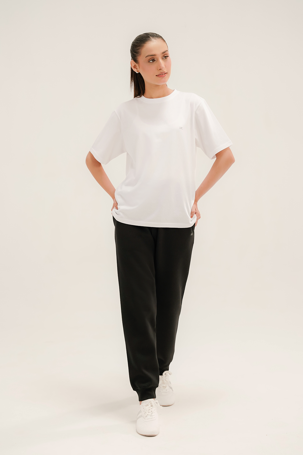 Women - Basic White T-Shirt