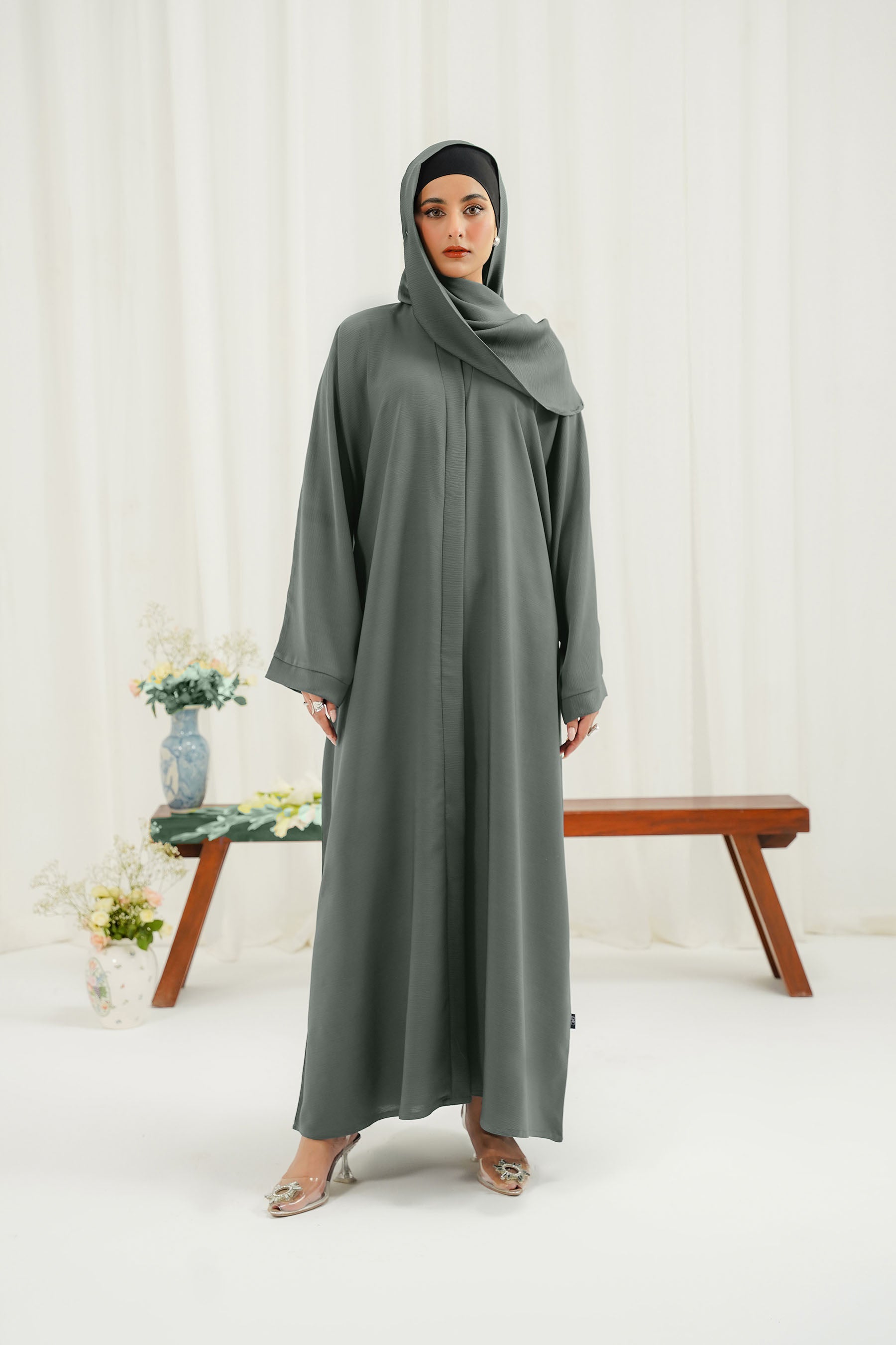 Khizra Abaya | Buttoned Up